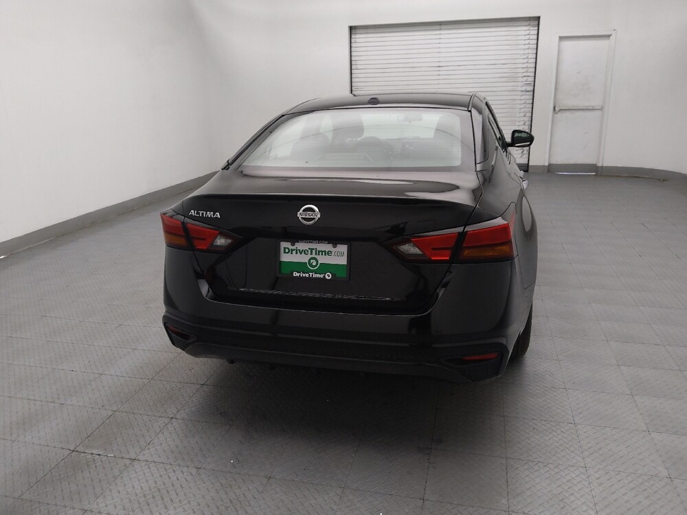 2020 Nissan Altima in Greensboro, NC 27407 - 18131556 7