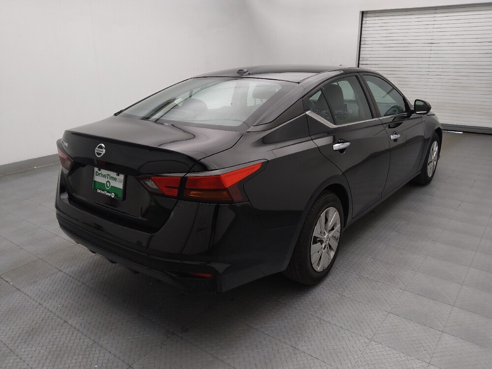 2020 Nissan Altima in Greensboro, NC 27407 - 18131556 9