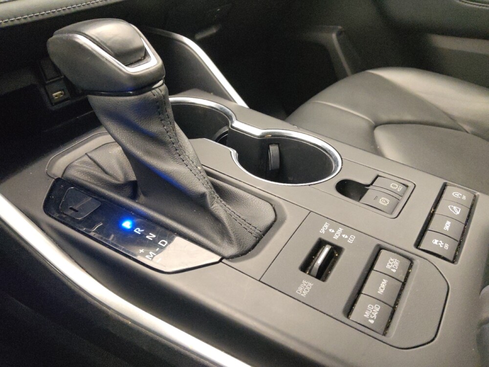 2021 Toyota Highlander in Live Oak, TX 78233 - 18131589 26