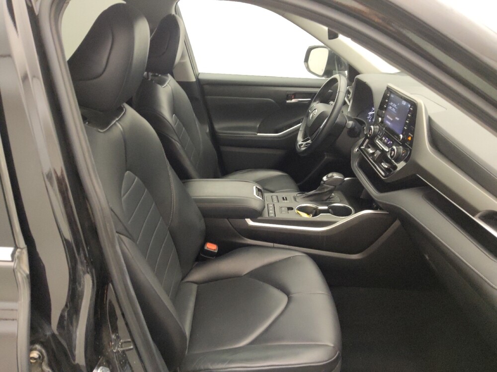2021 Toyota Highlander in Live Oak, TX 78233 - 18131589 21