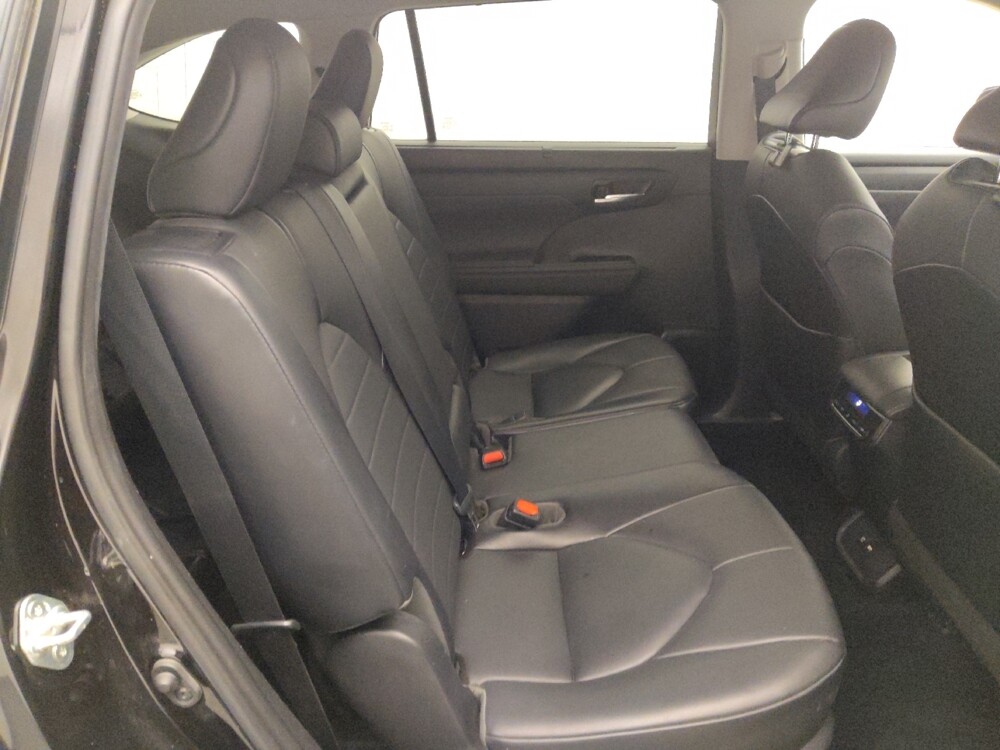 2021 Toyota Highlander in Live Oak, TX 78233 - 18131589 19