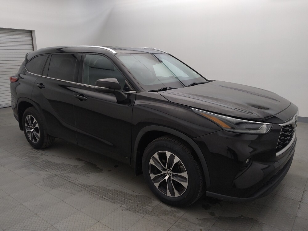 2021 Toyota Highlander in Live Oak, TX 78233 - 18131589 11