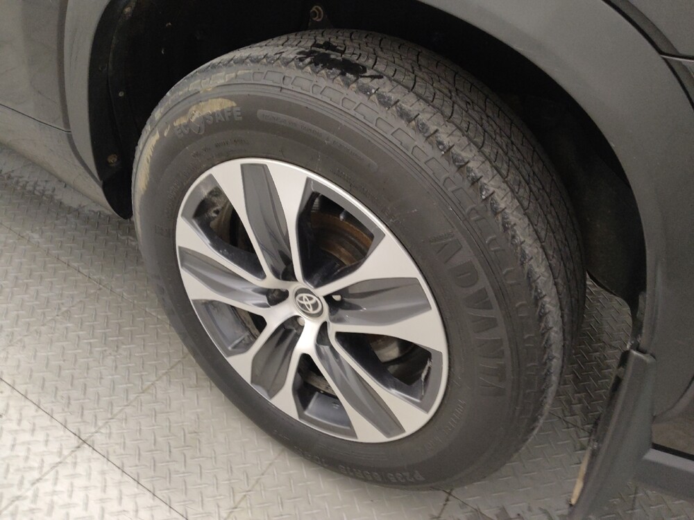 2021 Toyota Highlander in Live Oak, TX 78233 - 18131589 31