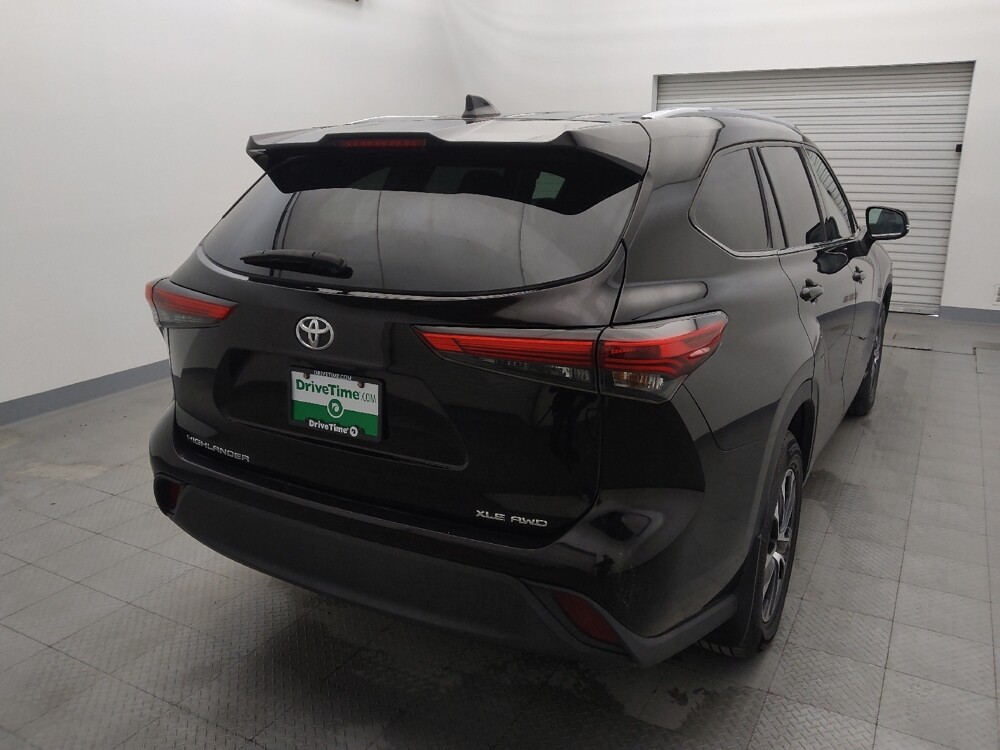 2021 Toyota Highlander in Live Oak, TX 78233 - 18131589 7