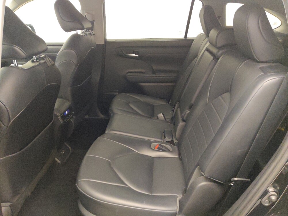2021 Toyota Highlander in Live Oak, TX 78233 - 18131589 18