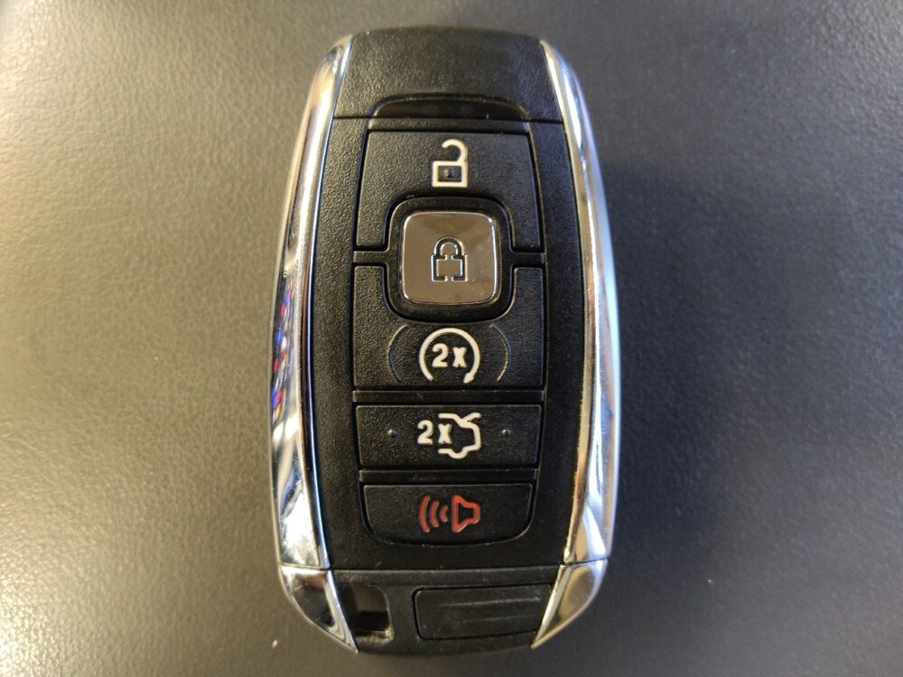 2017 Lincoln MKZ in Houston, TX 77074 - 18131598 32