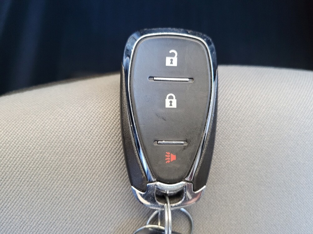 2019 Chevrolet Equinox in Toledo, OH 43617 - 18131599 32