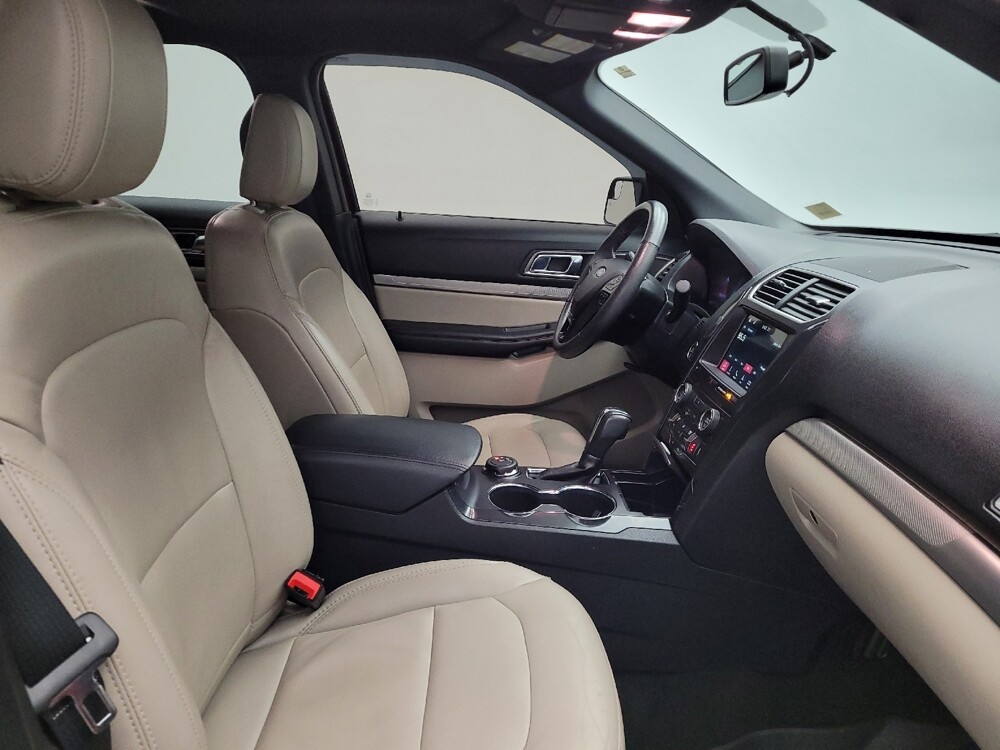 2018 Ford Explorer in Cincinnati, OH 45255 - 18131600 21