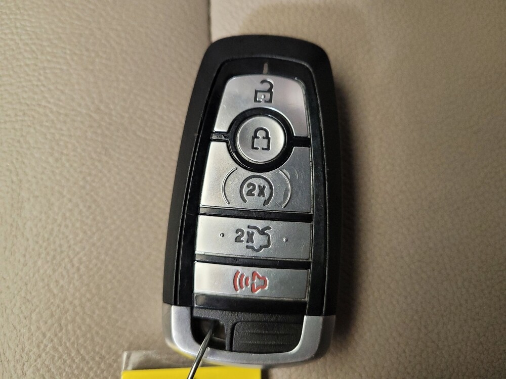 2018 Ford Explorer in Cincinnati, OH 45255 - 18131600 32