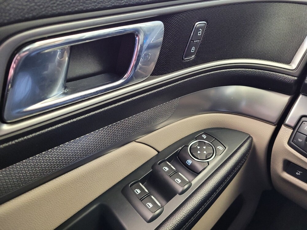 2018 Ford Explorer in Cincinnati, OH 45255 - 18131600 27