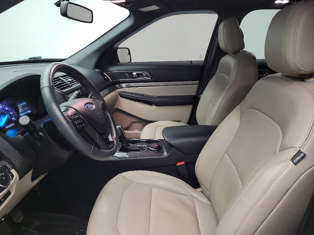 2018 Ford Explorer in Cincinnati, OH 45255 - 18131600 17