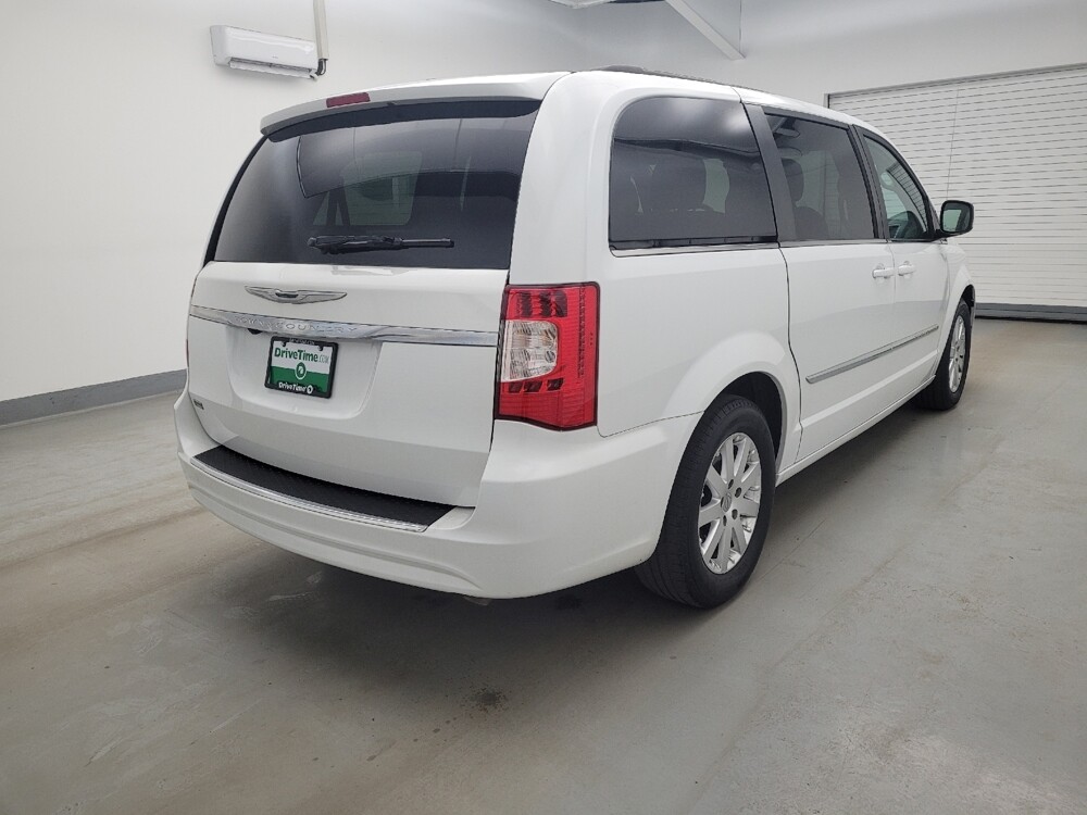 2016 Chrysler Town & Country in Miamisburg, OH 45342 - 18131605 9