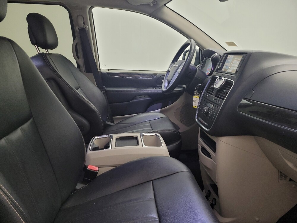 2016 Chrysler Town & Country in Miamisburg, OH 45342 - 18131605 21