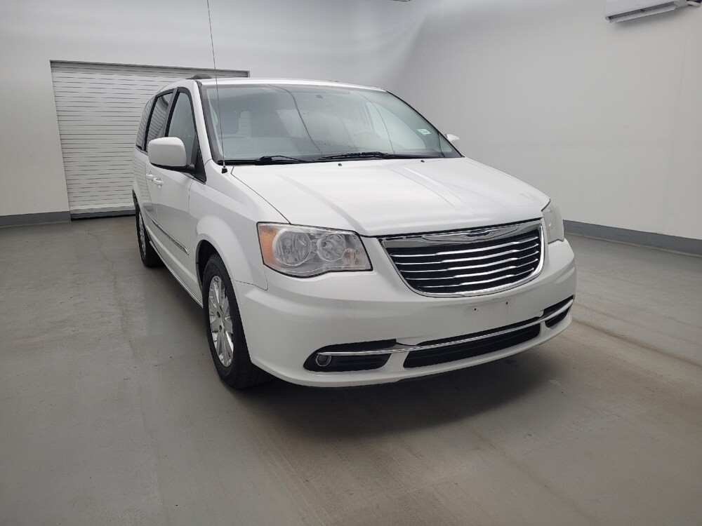 2016 Chrysler Town & Country in Miamisburg, OH 45342 - 18131605 14