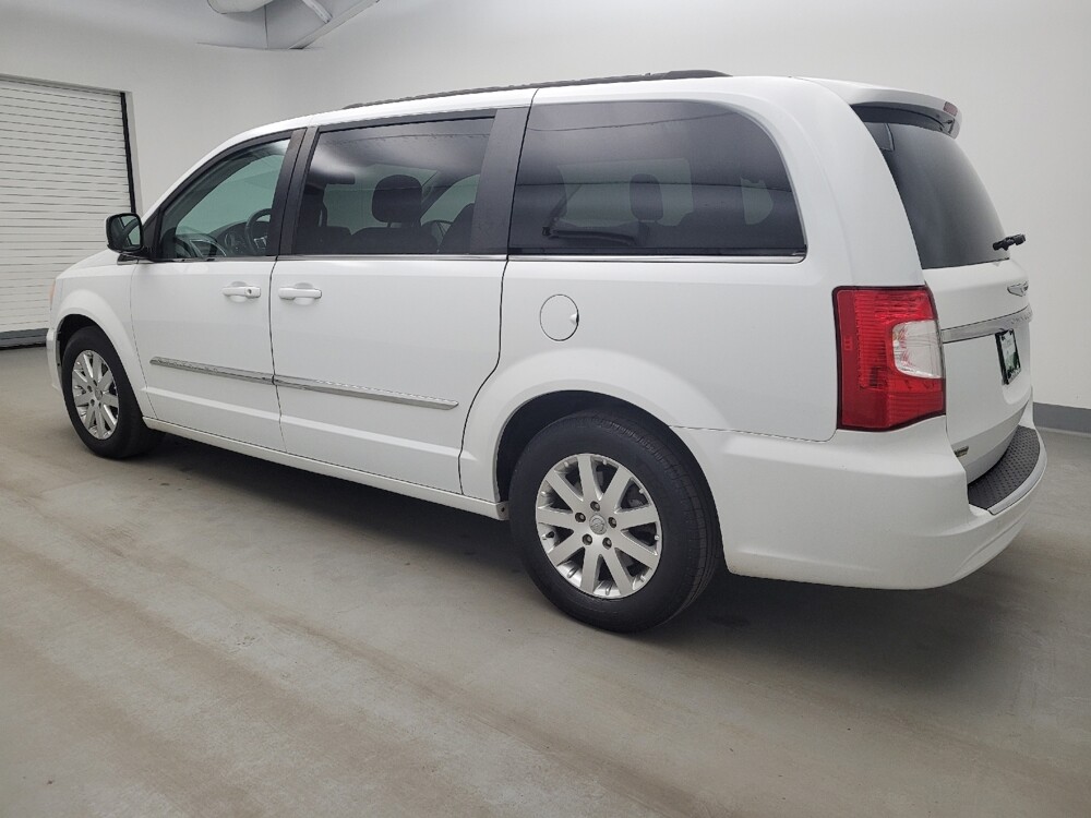 2016 Chrysler Town & Country in Miamisburg, OH 45342 - 18131605 3