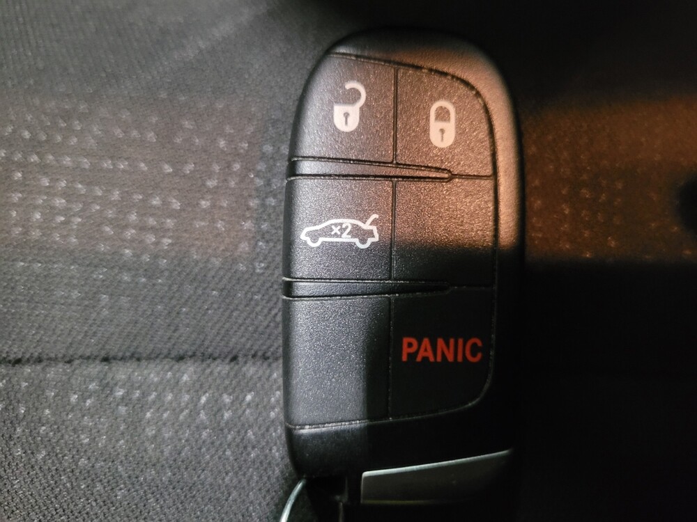 2015 Chrysler 200 in Williamstown, NJ 8094 - 18131613 32