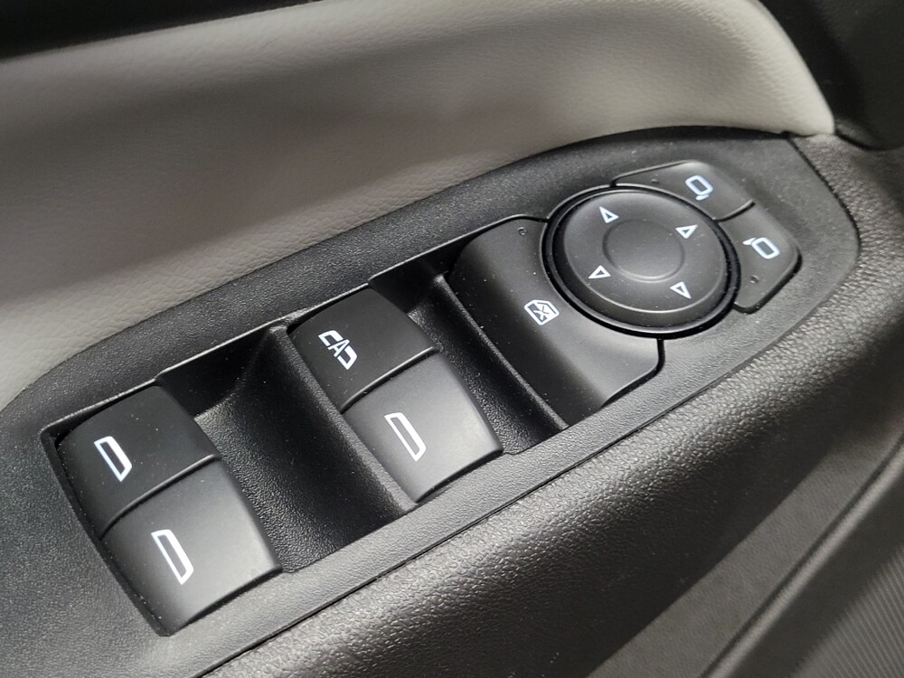 2018 Chevrolet Equinox in Pittsburgh, PA 15236 - 18131628 27