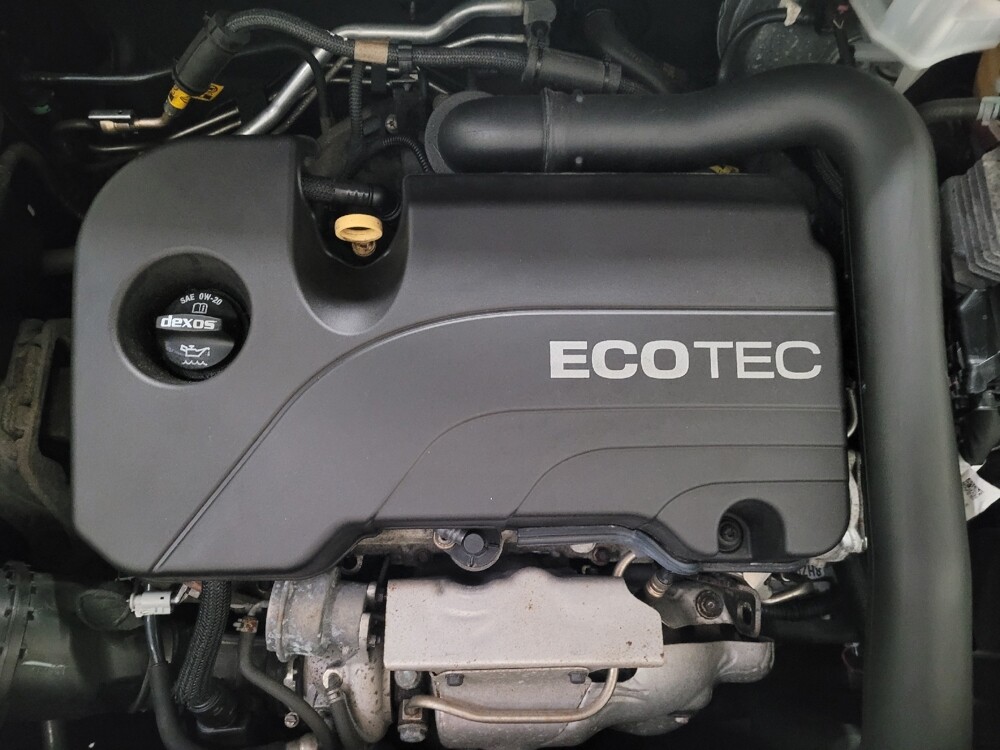 2018 Chevrolet Equinox in Pittsburgh, PA 15236 - 18131628 30