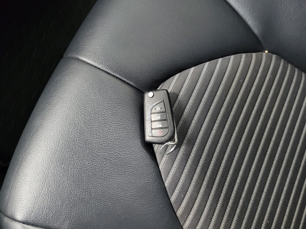 2018 Toyota Camry in Allentown, PA 18103 - 18131631 32