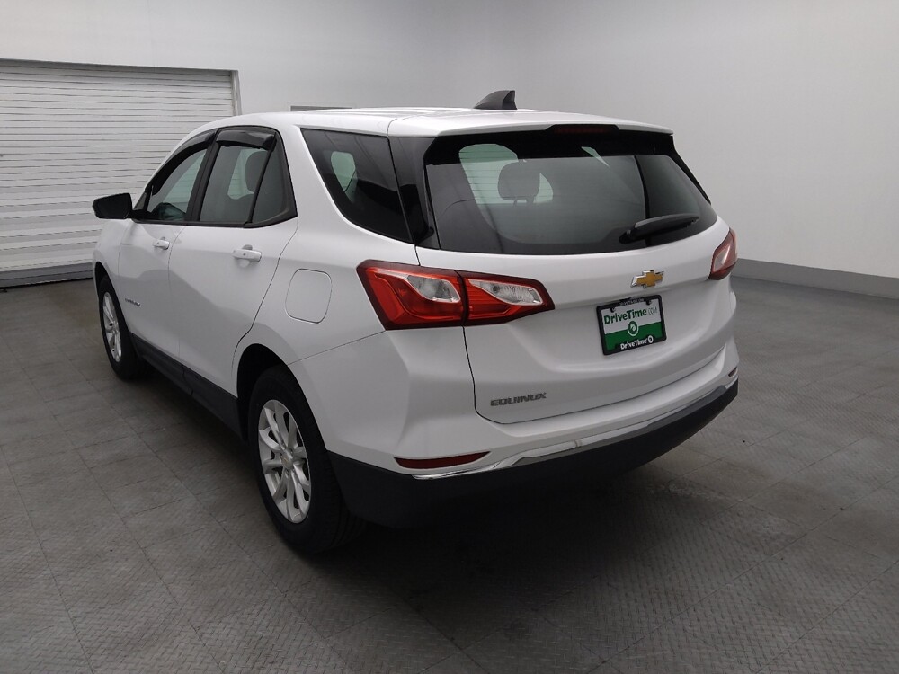2018 Chevrolet Equinox in Pensacola, FL 32505 - 18131636 5