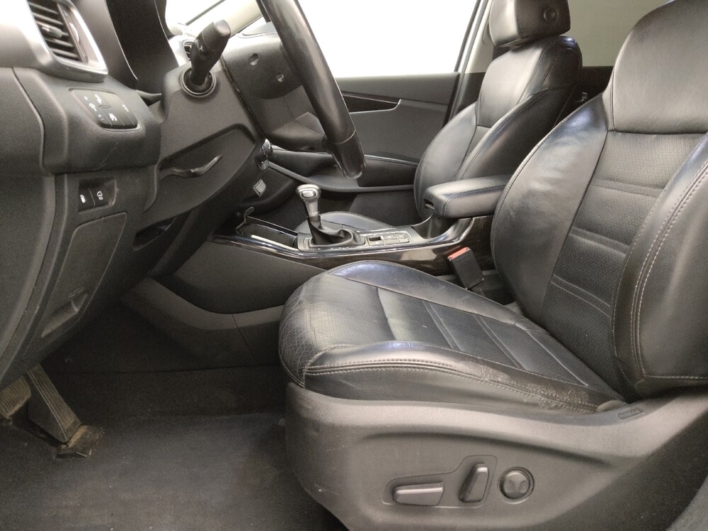 2019 Kia Sorento in Wichita, KS 67207 - 18131637 17