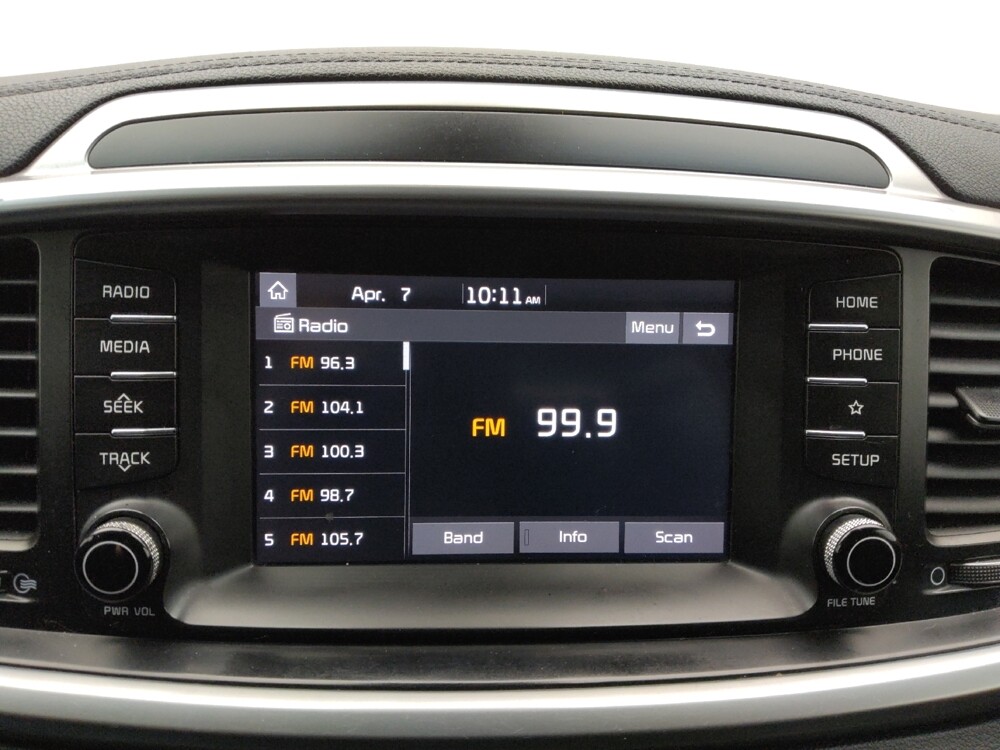 2019 Kia Sorento in Wichita, KS 67207 - 18131637 25