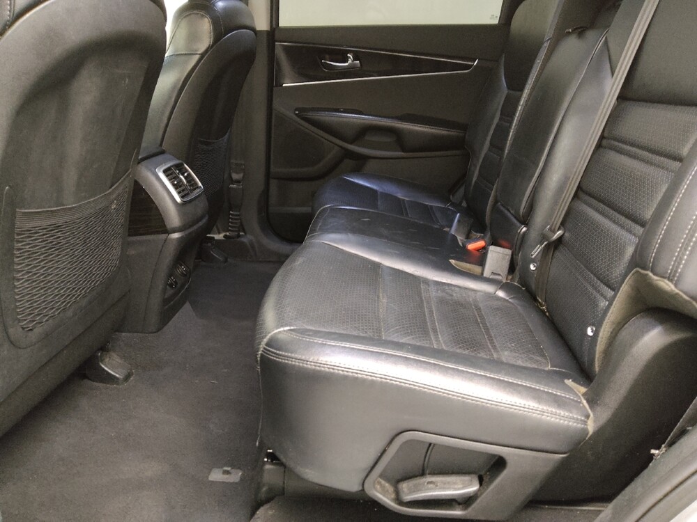 2019 Kia Sorento in Wichita, KS 67207 - 18131637 18