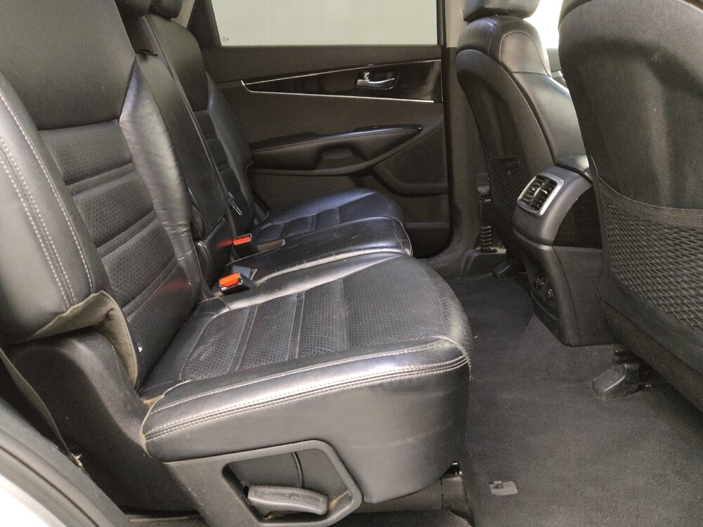 2019 Kia Sorento in Wichita, KS 67207 - 18131637 19