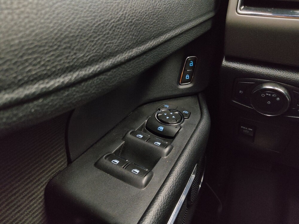 2020 Ford Expedition in Springfield, MO 65807 - 18131638 27