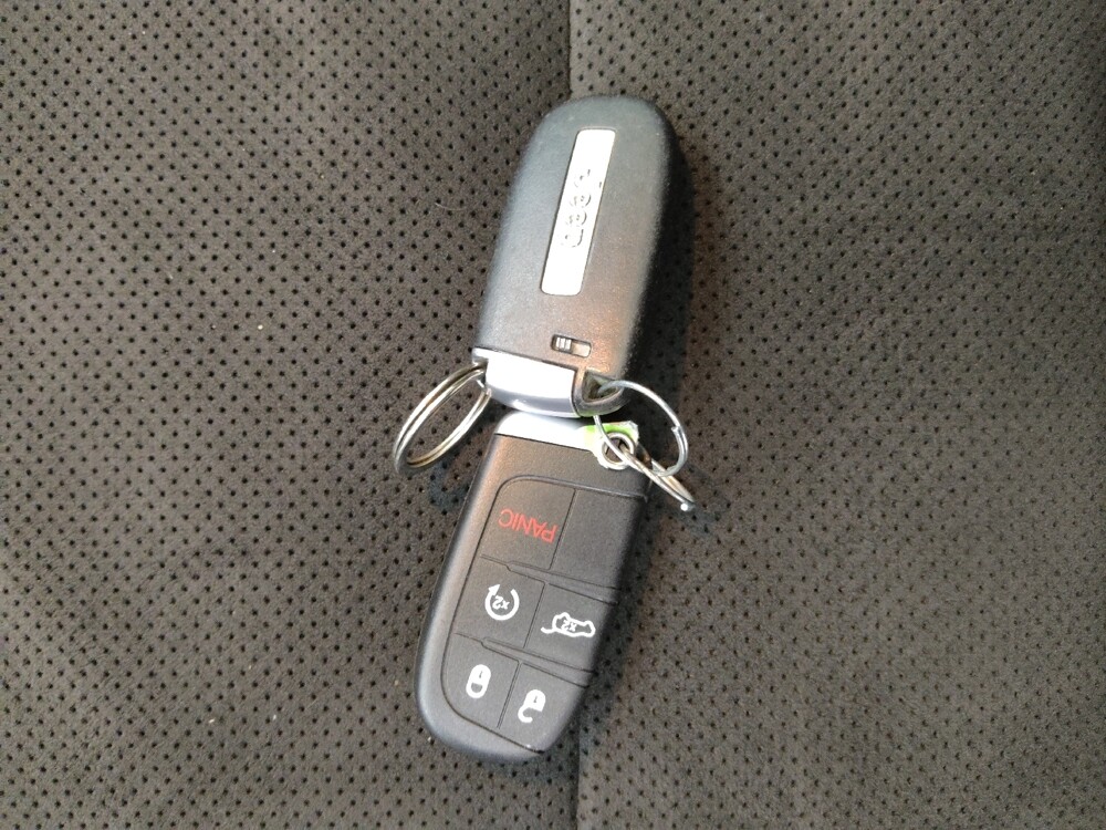 2021 Jeep Grand Cherokee in St. Louis, MO 63136 - 18131640 32