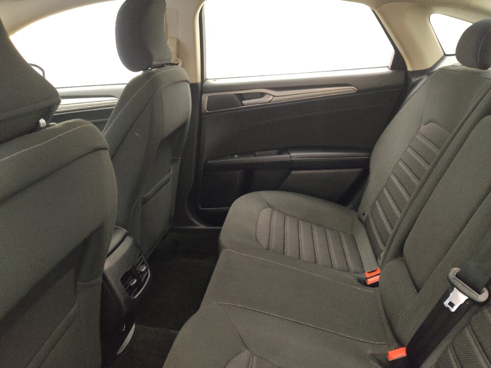 2019 Ford Fusion in Lombard, IL 60148 - 18131647 18