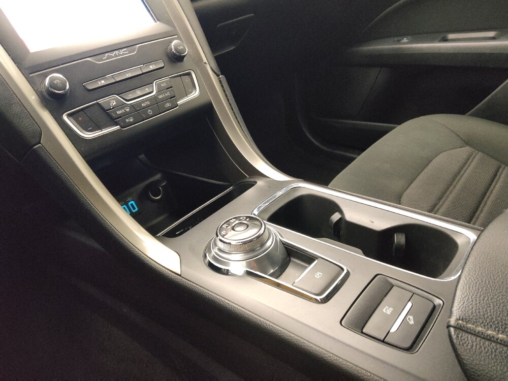 2019 Ford Fusion in Lombard, IL 60148 - 18131647 26