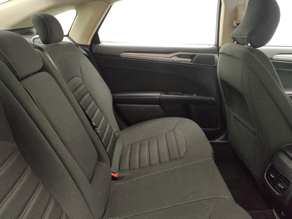 2019 Ford Fusion in Lombard, IL 60148 - 18131647 19