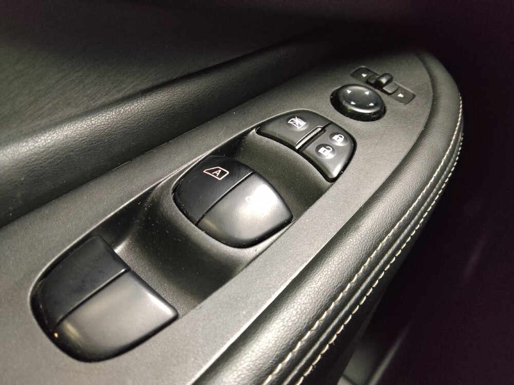 2019 Nissan Murano in Indianapolis, IN 46222 - 18131651 27