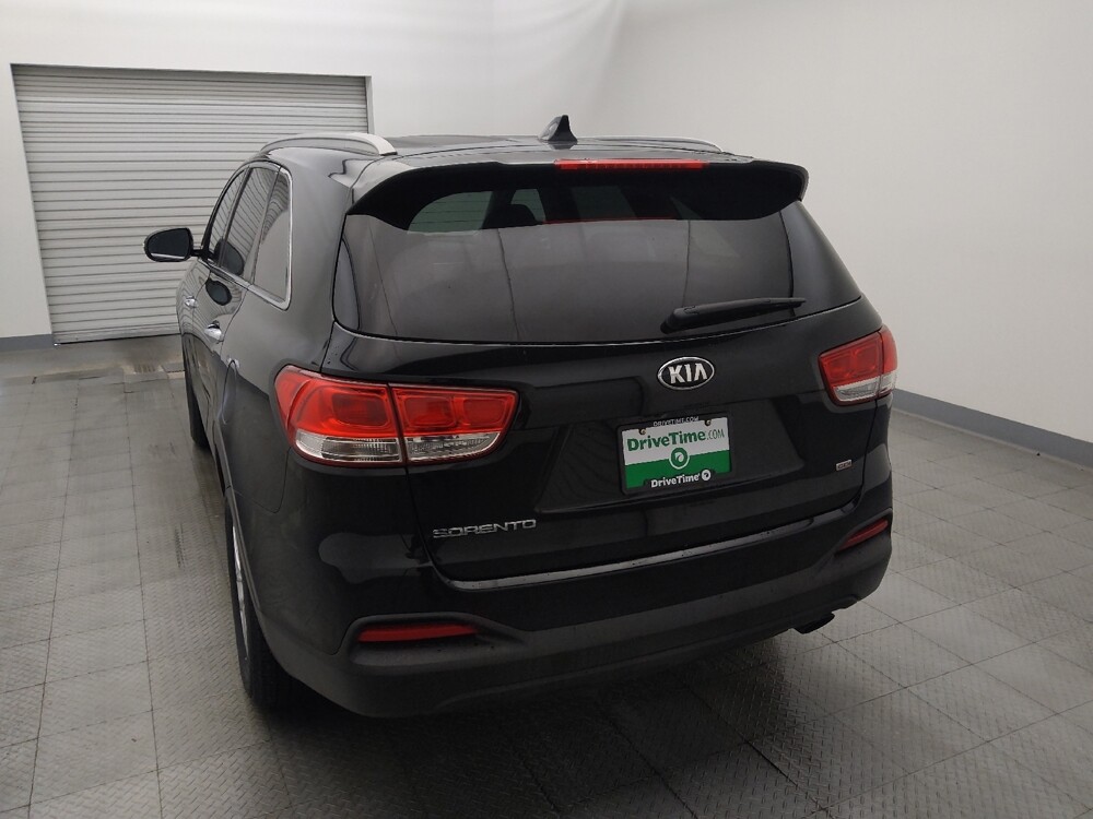 2018 Kia Sorento in Houston, TX 77074 - 18131662 6