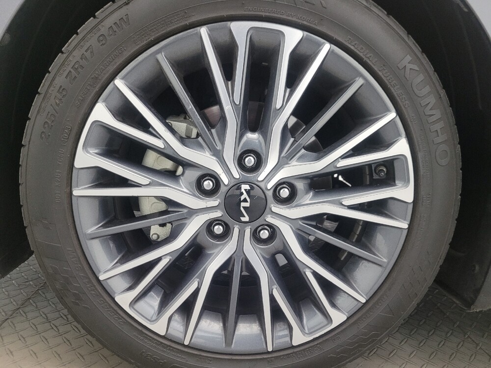 2023 Kia Forte in Phoenix, AZ 85022 - 18131663 31