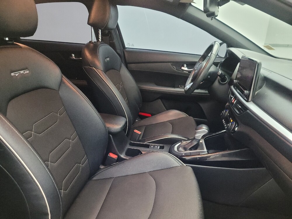 2023 Kia Forte in Phoenix, AZ 85022 - 18131663 21