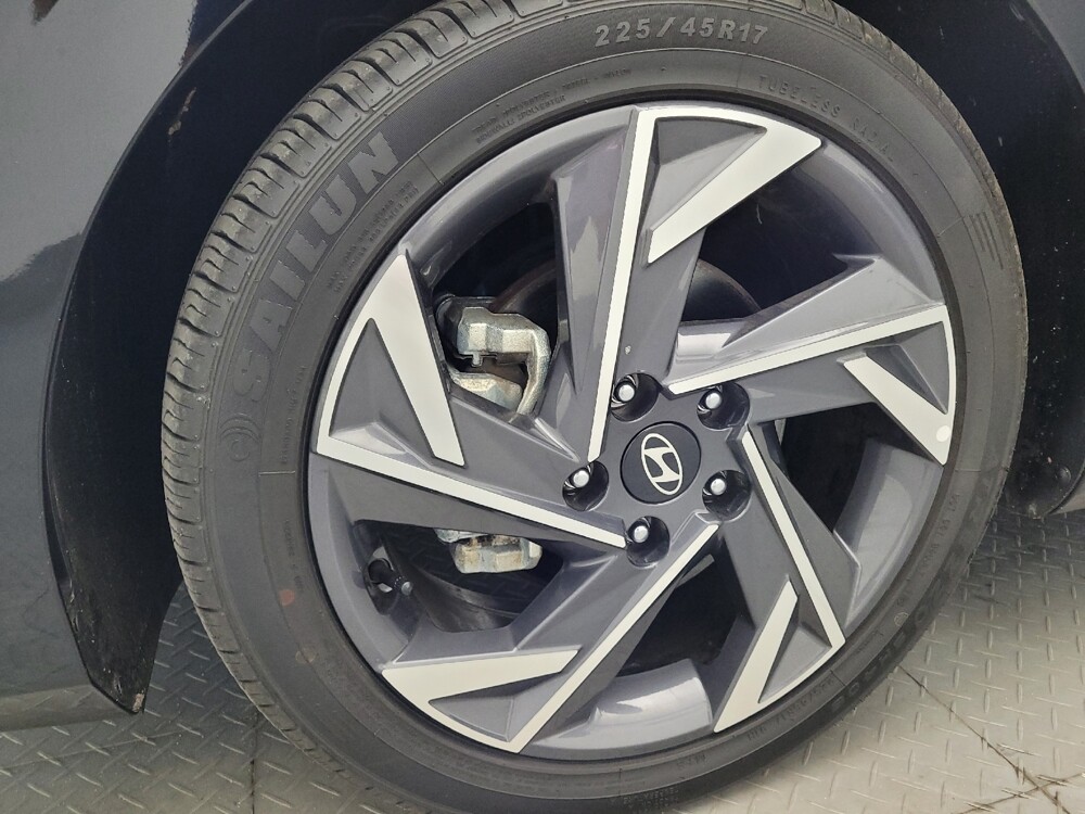 2025 Hyundai Elantra in Greensboro, NC 27407 - 18131687 31