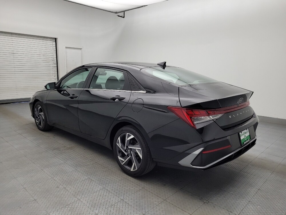 2025 Hyundai Elantra in Greensboro, NC 27407 - 18131687 5