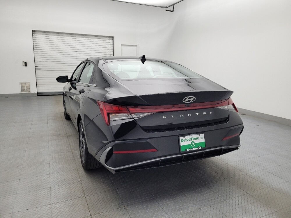 2025 Hyundai Elantra in Greensboro, NC 27407 - 18131687 6