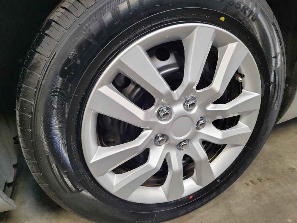 2016 Toyota Camry in Torrance, CA 90504 - 18131690 31