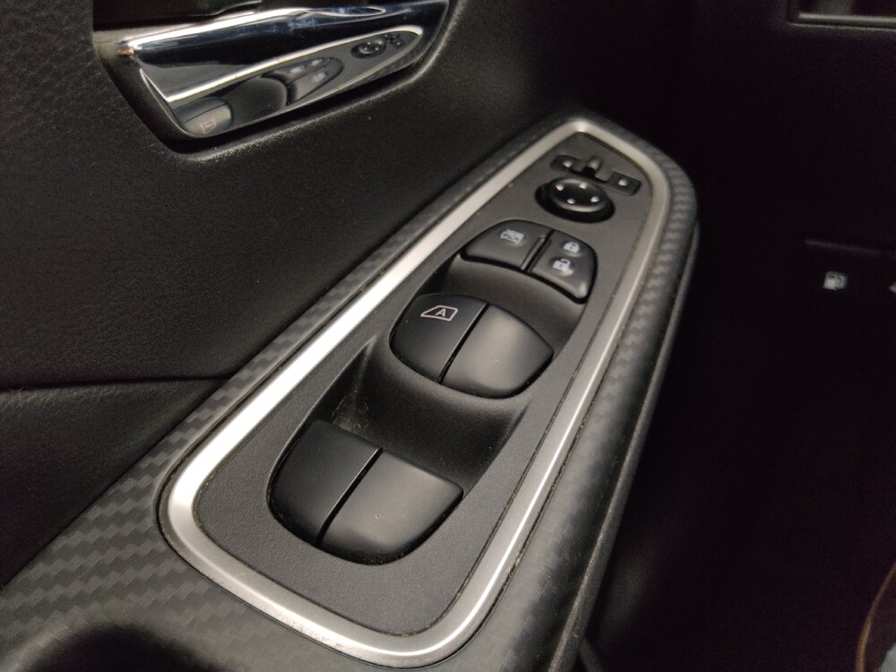 2025 Nissan Versa in Gladstone, MO 64118 - 18131699 27