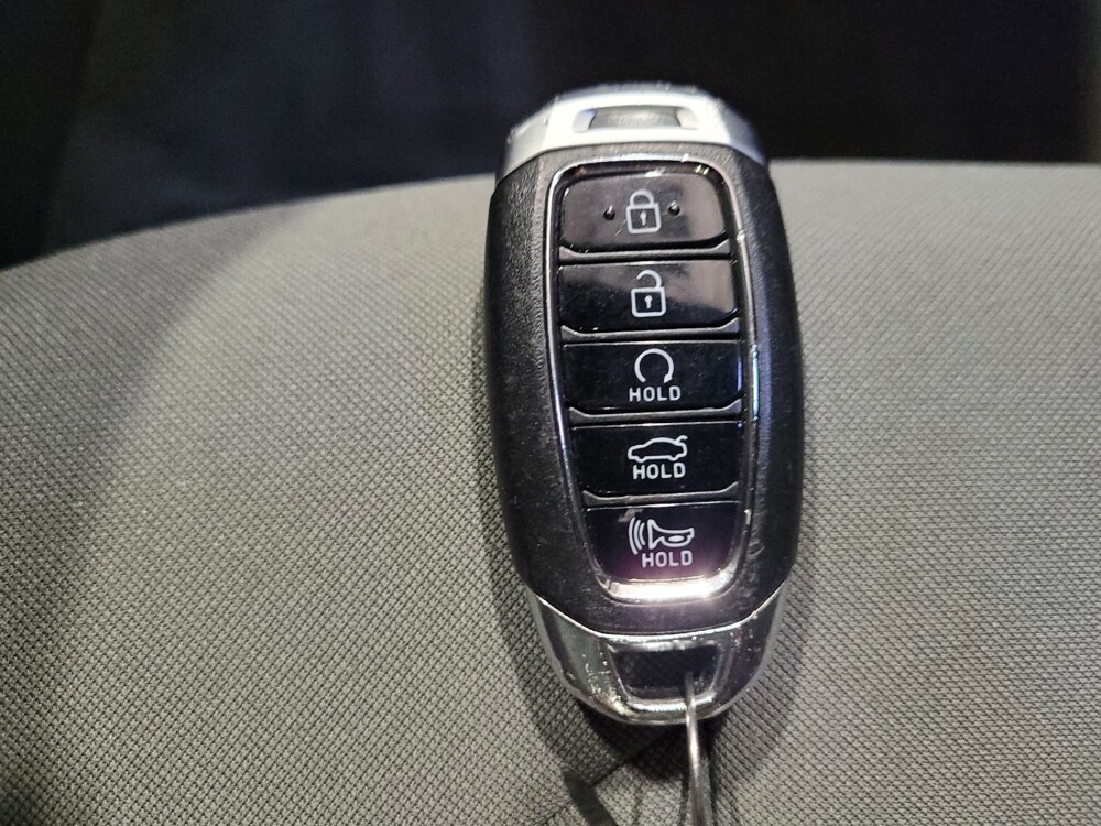 2023 Hyundai Elantra in New Castle, DE 19720 - 18131705 32