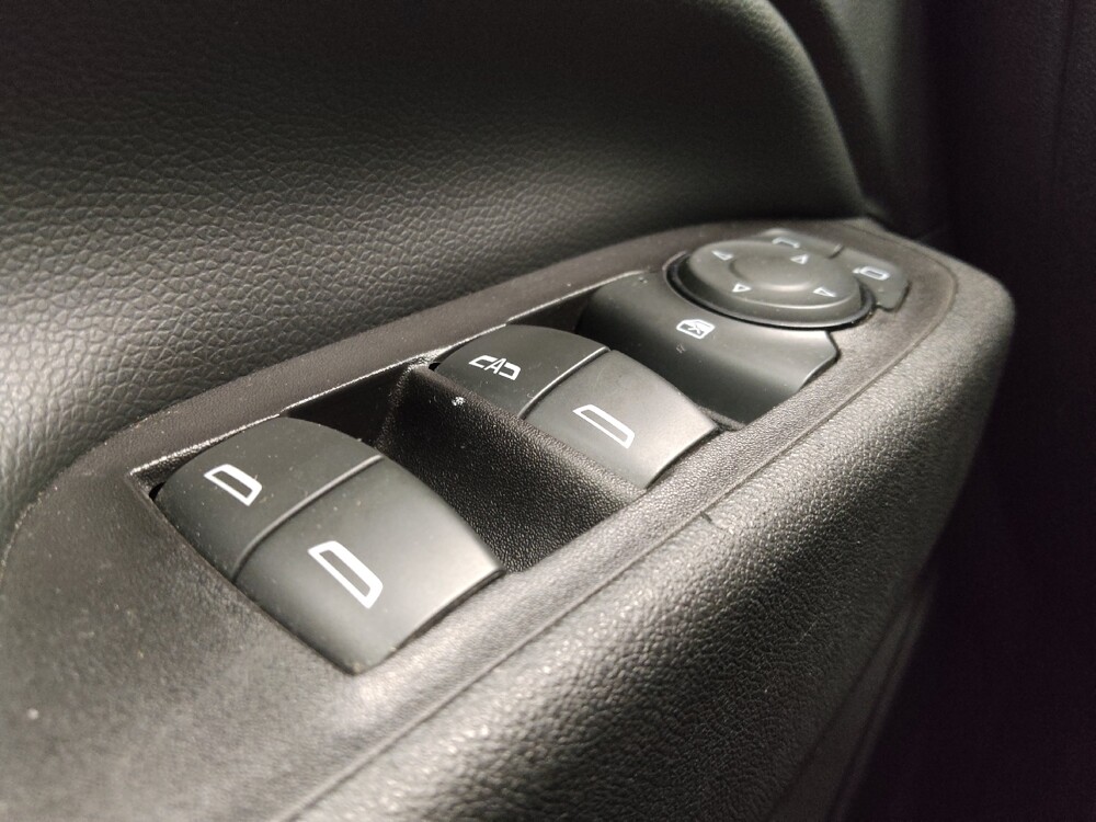 2020 Chevrolet Equinox in Indianapolis, IN 46222 - 18131709 27