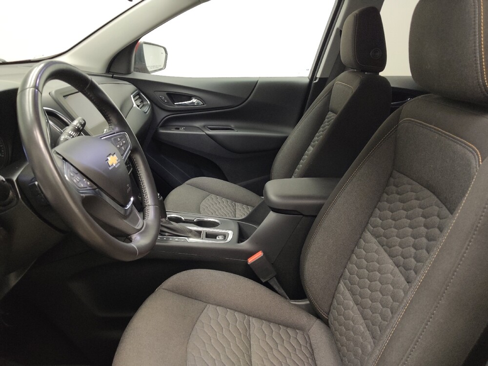 2020 Chevrolet Equinox in Indianapolis, IN 46222 - 18131709 17