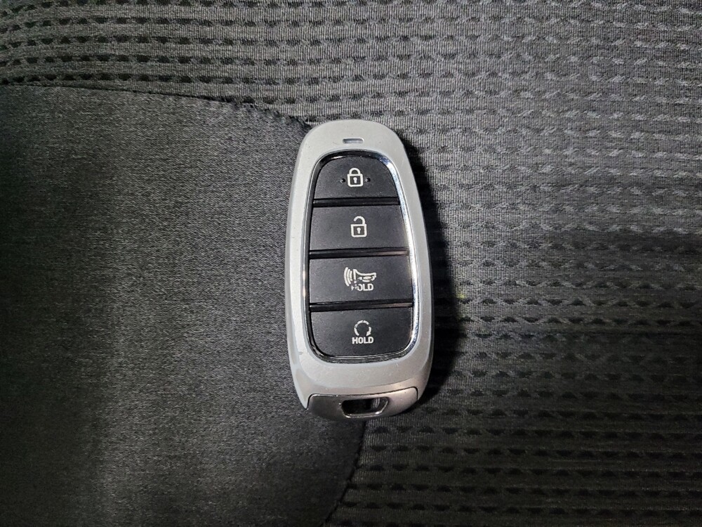 2021 Hyundai Santa Fe in Allentown, PA 18103 - 18131713 32