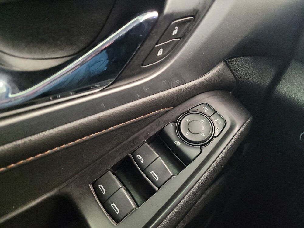 2019 Chevrolet Traverse in Mishawaka, IN 46545 - 18131716 27