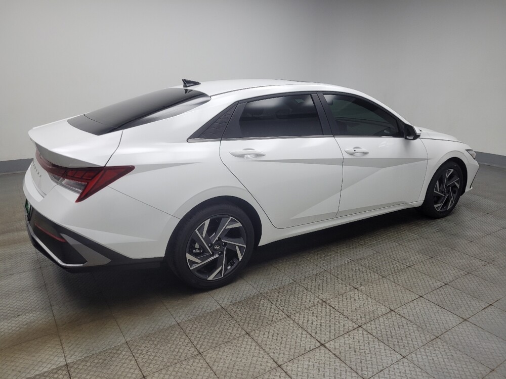 2025 Hyundai Elantra in Indianapolis, IN 46219 - 18131787 10