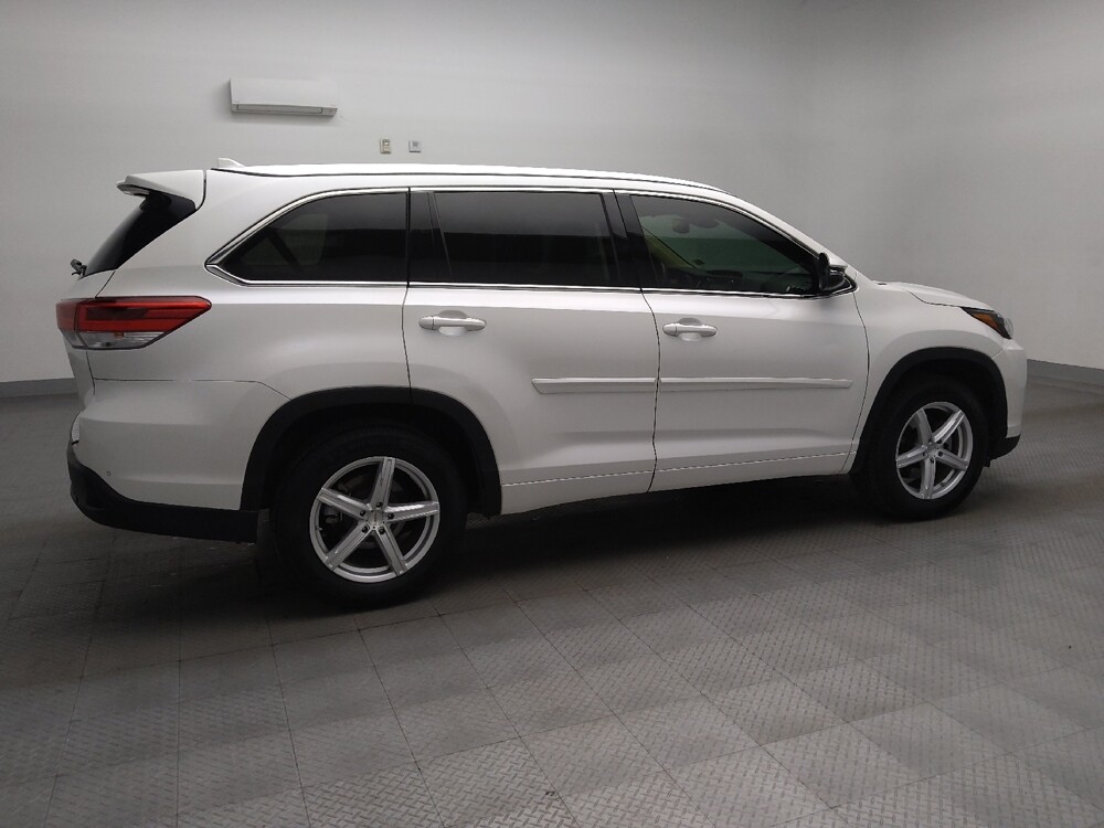 2019 Toyota Highlander in Lewisville, TX 75067 - 18131804 10