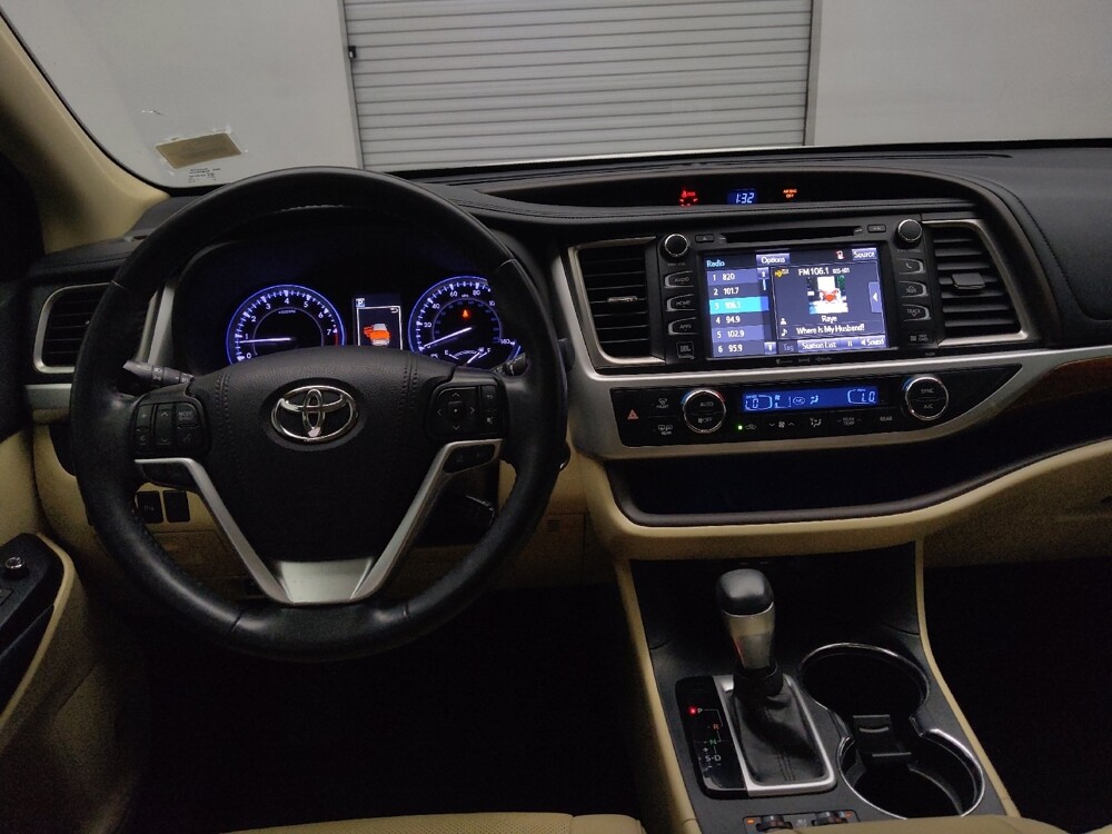 2019 Toyota Highlander in Lewisville, TX 75067 - 18131804 22